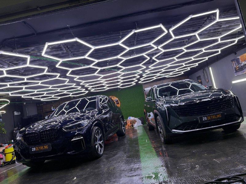 Автомобили в студии 2B
