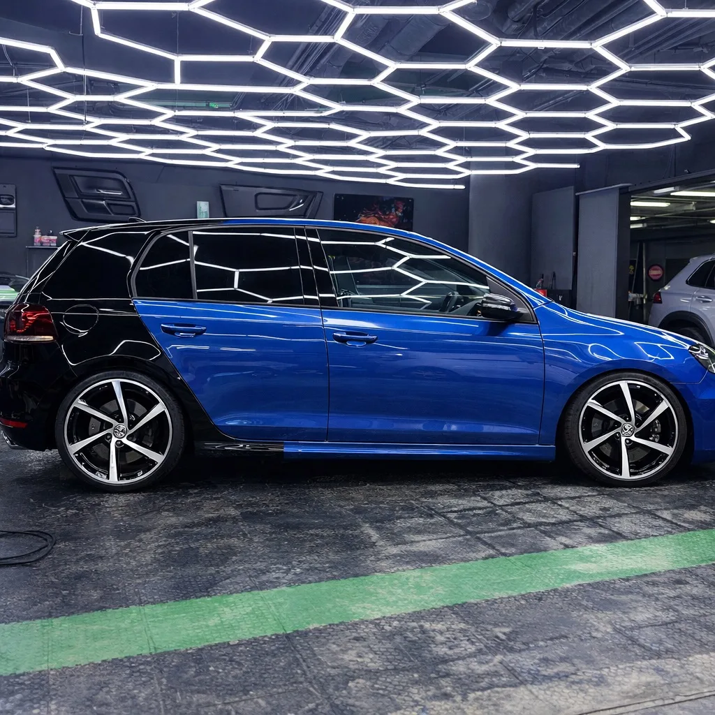 VW Golf в синем глянце